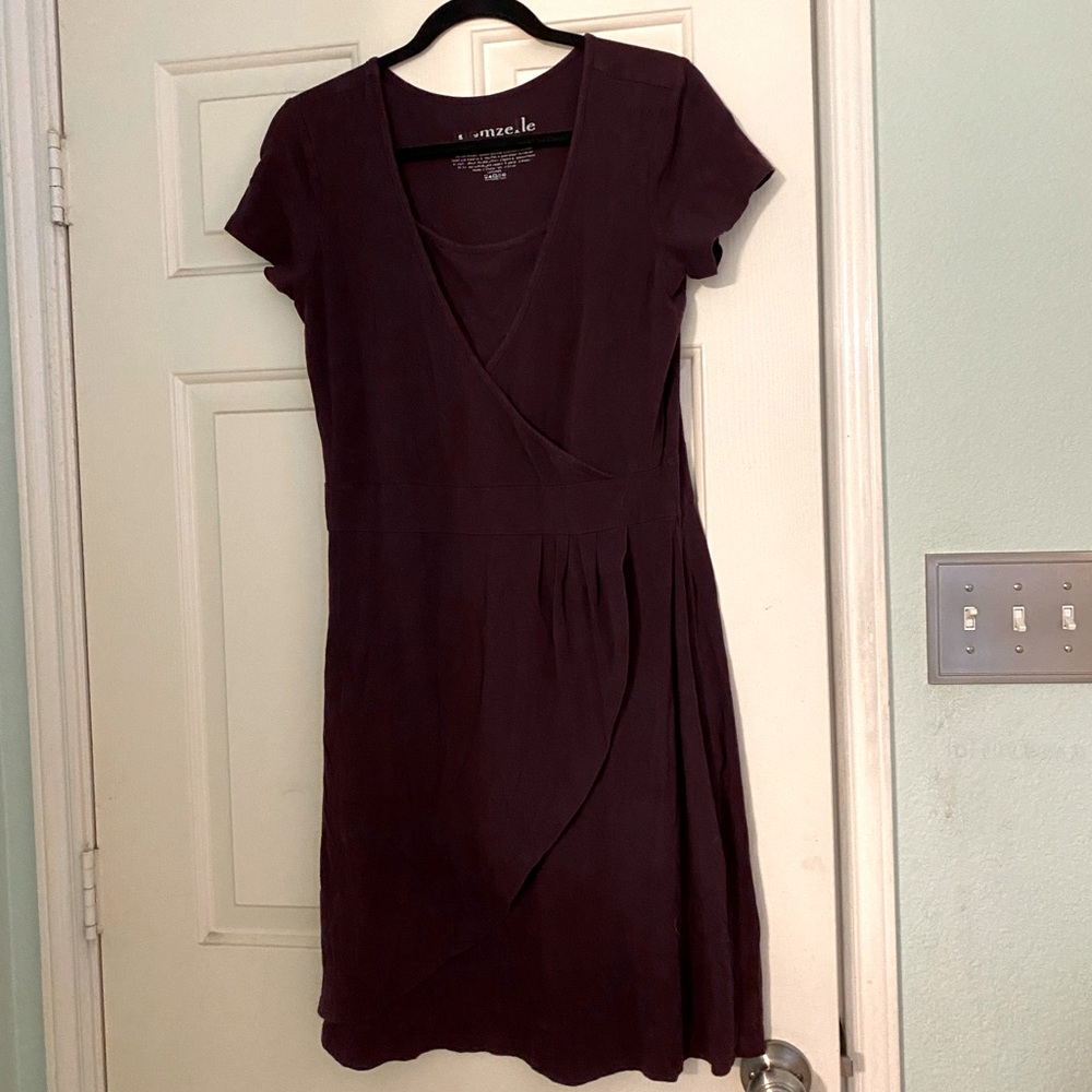 Momzelle nursing dress plum size L